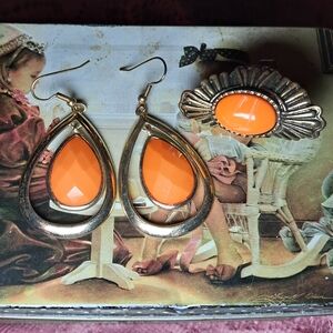 Vintage Inspired Orange Cabochon Ring & Drop Earring Set (Goldtone)